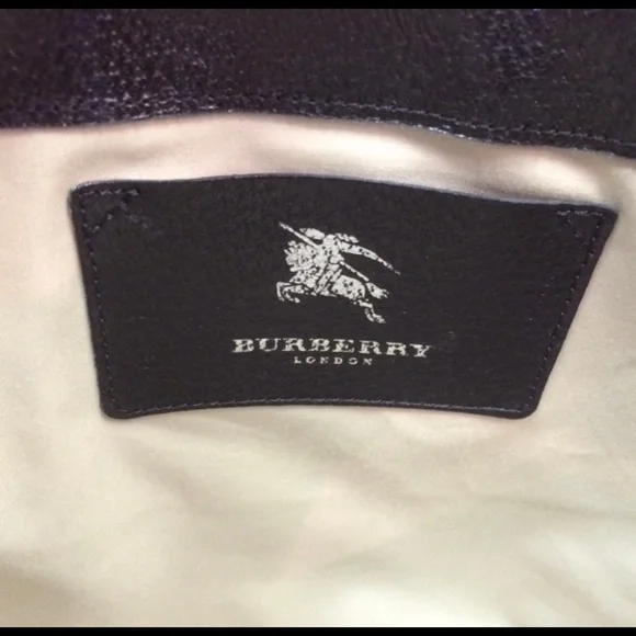 Burberry Black Tote w Leather Handles. In pristine condition